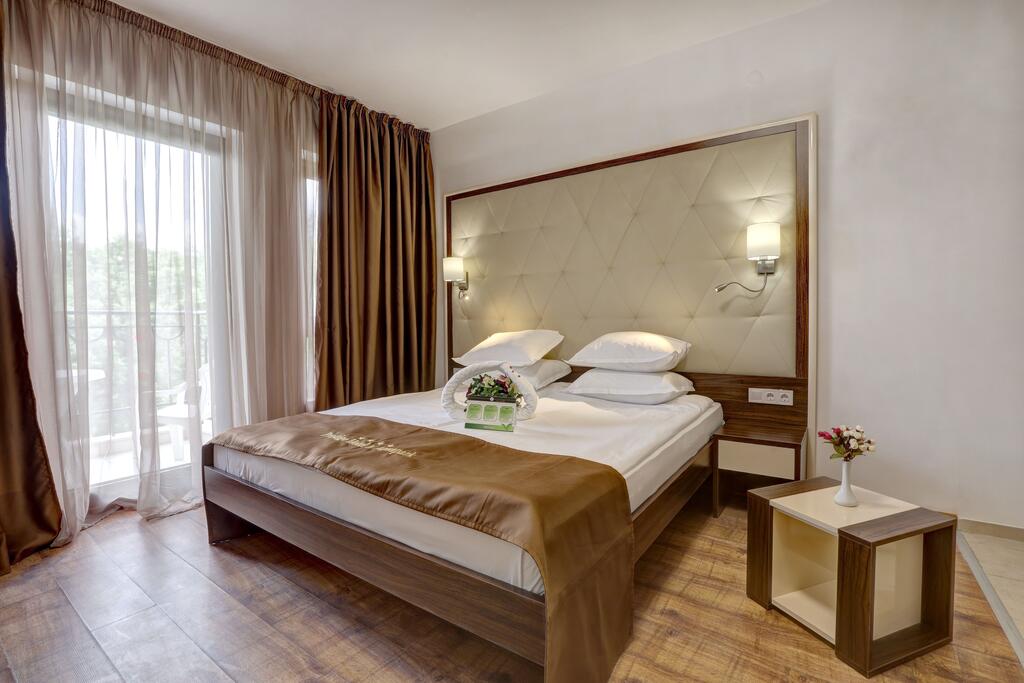 PRESTIGE_AQUAPARK__HOTEL_NISIPURILE_DE_AUR_BULGARIA_AIR_TOUR_TRAVEL